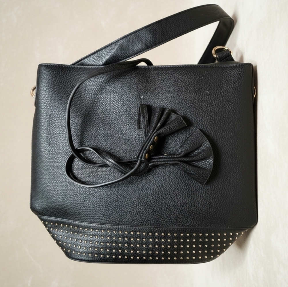 4/20$ ➡️ Elegant Black Studded Women's Bag